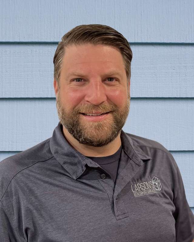 headshot image of Joe Niklasch, site manager